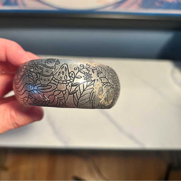 Disney Jewelry - Disney Alice In Wonderland Cheshire Bangle